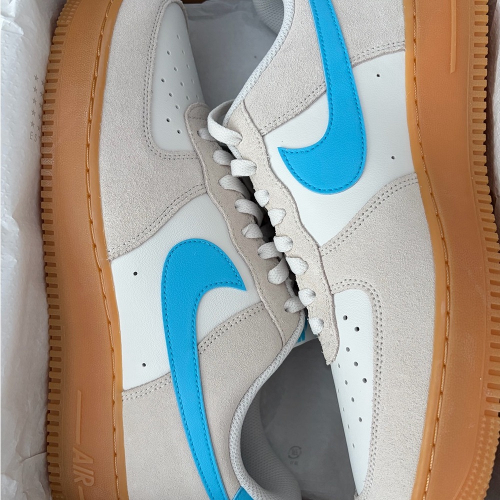 “Nike Air Force 1 ’07 Sail / Gum / Blue Swoosh (Suede)”